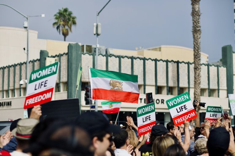 Demonstration für Frauen, Leben und Freiheit im Iran.